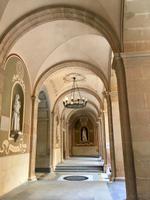 Gang im Kloster Montserrat