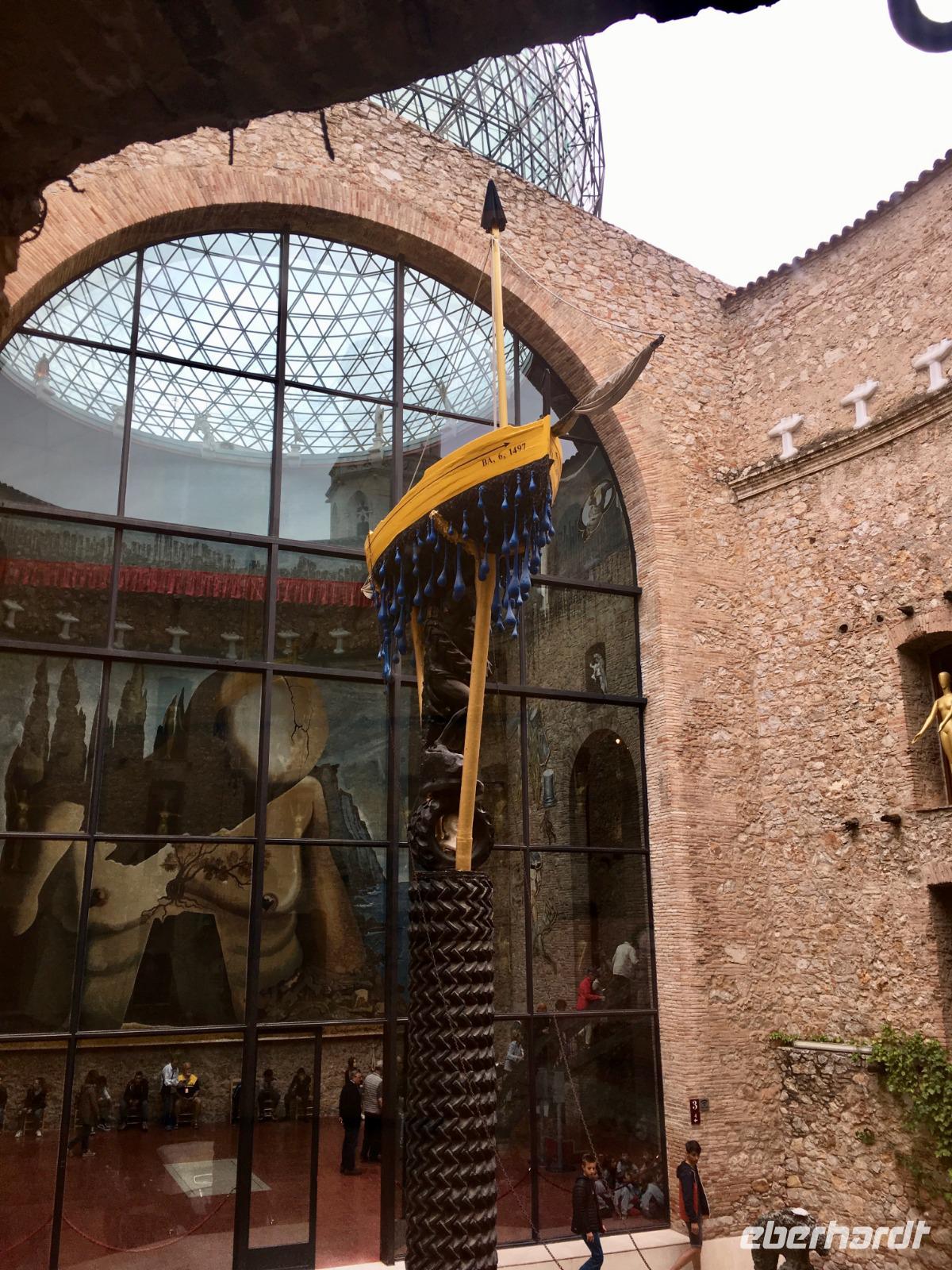 Innenhof im Dali-Museum