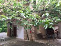 Im Innenhof des Gala Museums