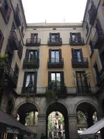 Häuserfront am Platz Placa Reail