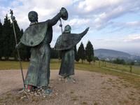 Wanderung auf dem Jakobsweg von Monte do Gozo bis Santiago de Compostela mit Stadtbesichtigung (1)