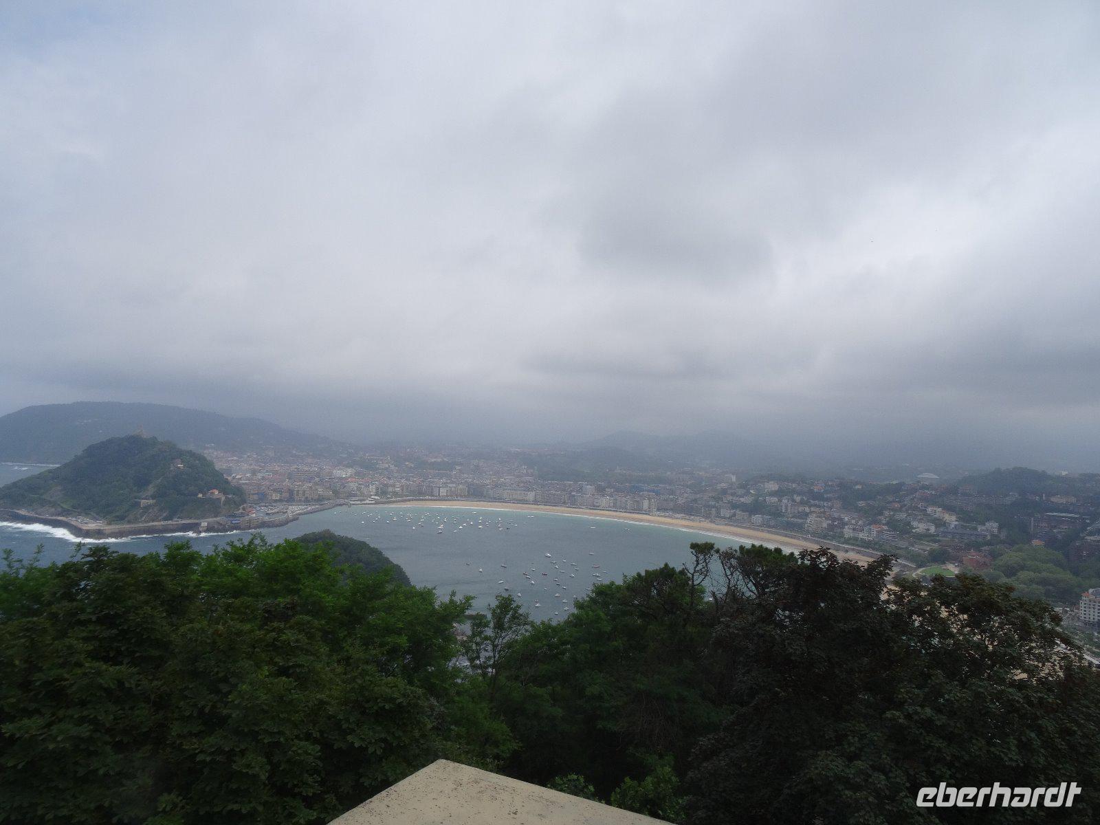 Blick auf La Concha bei Sturm
