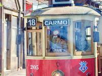 Porto - die Tram ist ein beliebtes Verkehrsmittel