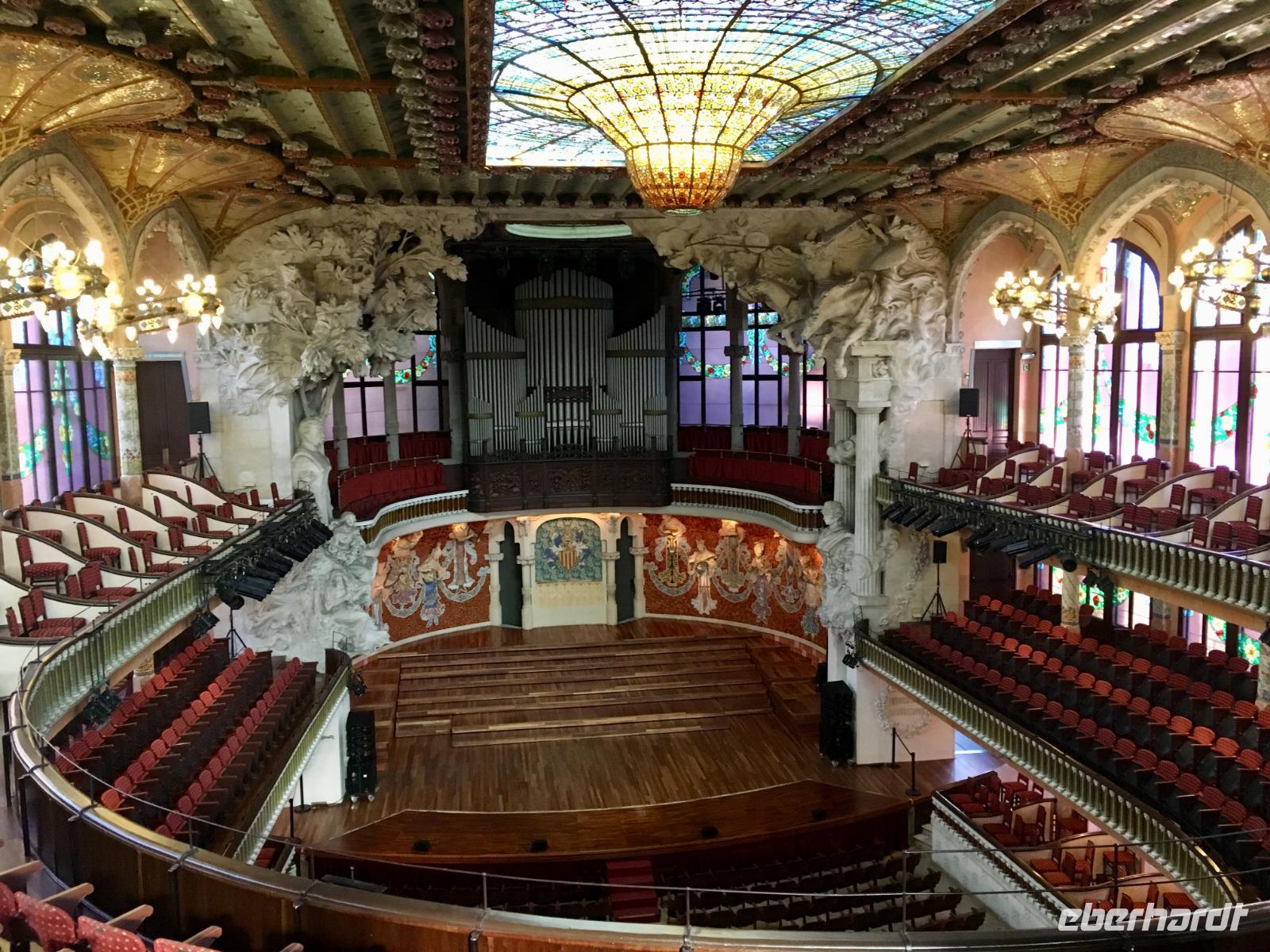 mehrstöckiger Konzertsaal