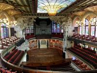 mehrstöckiger Konzertsaal