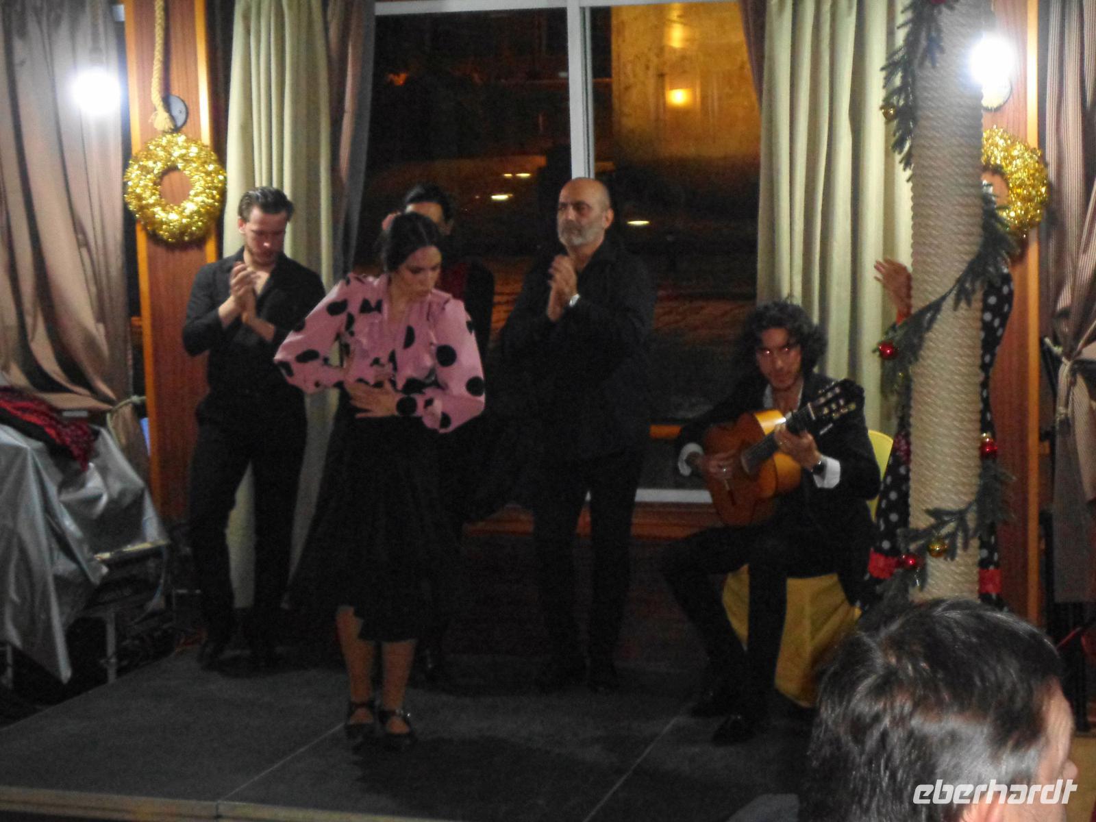 Silvesterreise Sevilla - Silvesterfeier auf einem Schiff, Flamencoshow