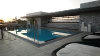 Dachterrasse des Hotels mit Pool