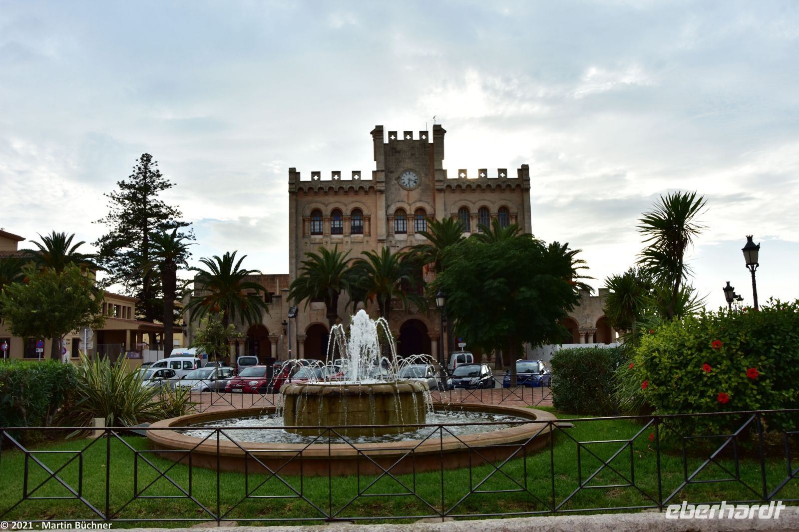 Wanderreise Menorca - Spaziergang in die alte menorquinische Hauptstadt Ciutadella - Das Rathaus