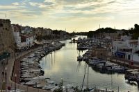 Wanderreise Menorca - Spaziergang in die alte menorquinische Hauptstadt Ciutadella - Der Hafen