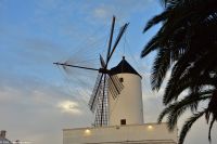 Wanderreise Menorca - Spaziergang in die alte menorquinische Hauptstadt Ciutadella - Die Altstadt - Moli des Comte Asador 