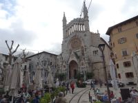 Fahrt mit der Straßenbahn durch Soller
