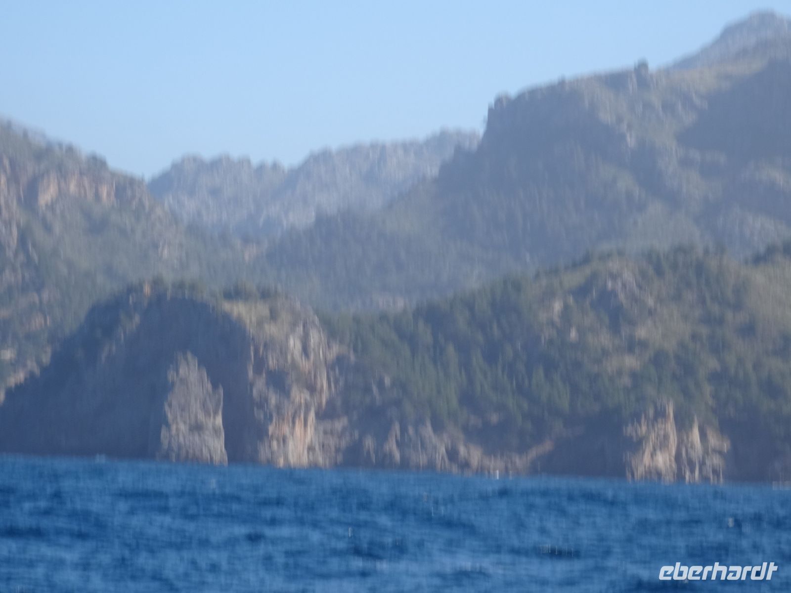 Felsenküste auf der Fahrt nach Sa Colobra