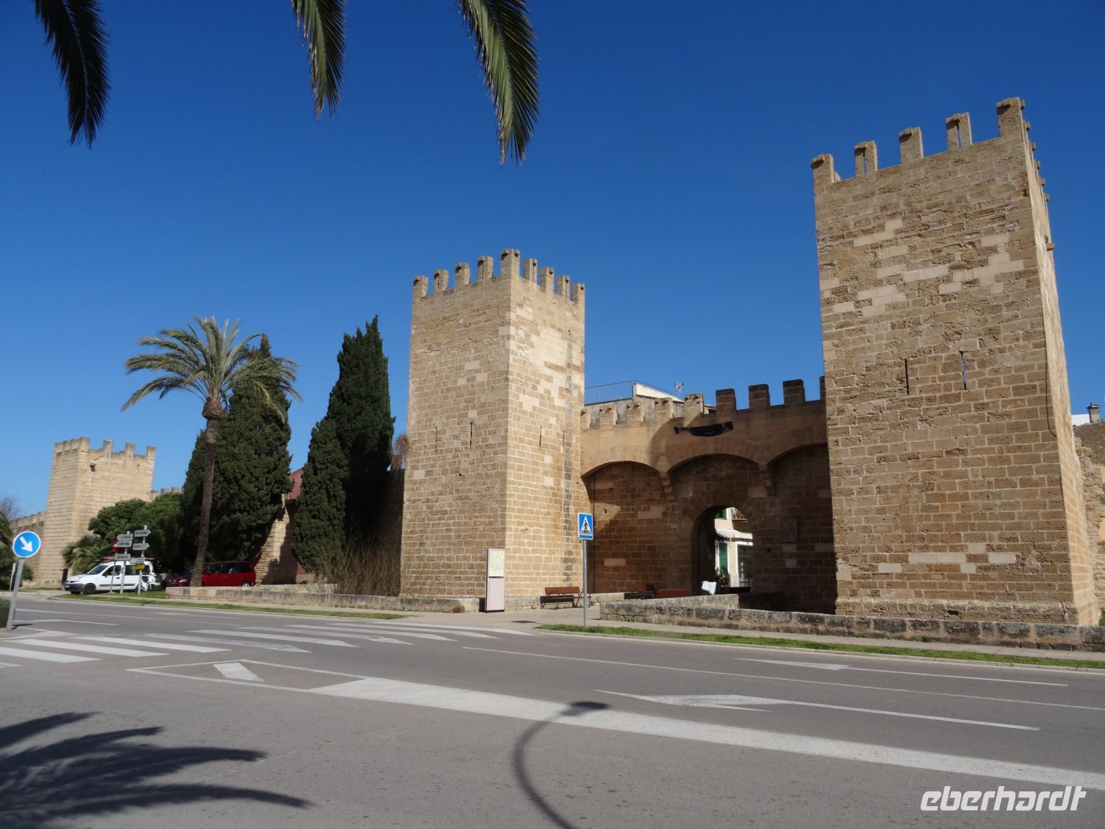 Alcudia - Stadtmauer mit Josef-Turm