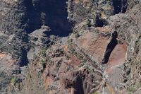 Dykes im umliegenden Gestein - 