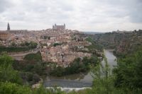 Ein Wehr hält den Wasserstand hoch