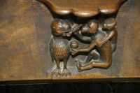 Ein Affe füttert eine Eule - Chorgestühl Kathedrale von Toledo