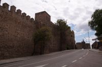 Stadtmauer Toledo, oben das neue Bisagra-Tor