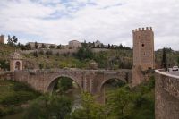 Alcántara-Brücke, Toledo (al-Qantârah ist das arab. Wort für *Brücke*)