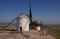 Links der Steert zur Ausrichtung der Mühlenblätter