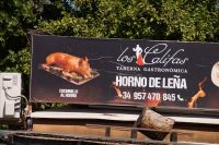 Kurios: Das Restaurant Los Califas wirbt mit Spanferkel