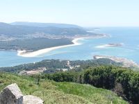 Blick vom Monte Santa Tecla auf die Ria des Flusses Minho.JPG