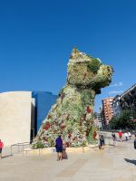 Bilbao_Puppy vor dem GuggnheimMuseum.JPG