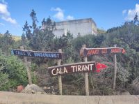 Wegweißer auf dem Wanderweg