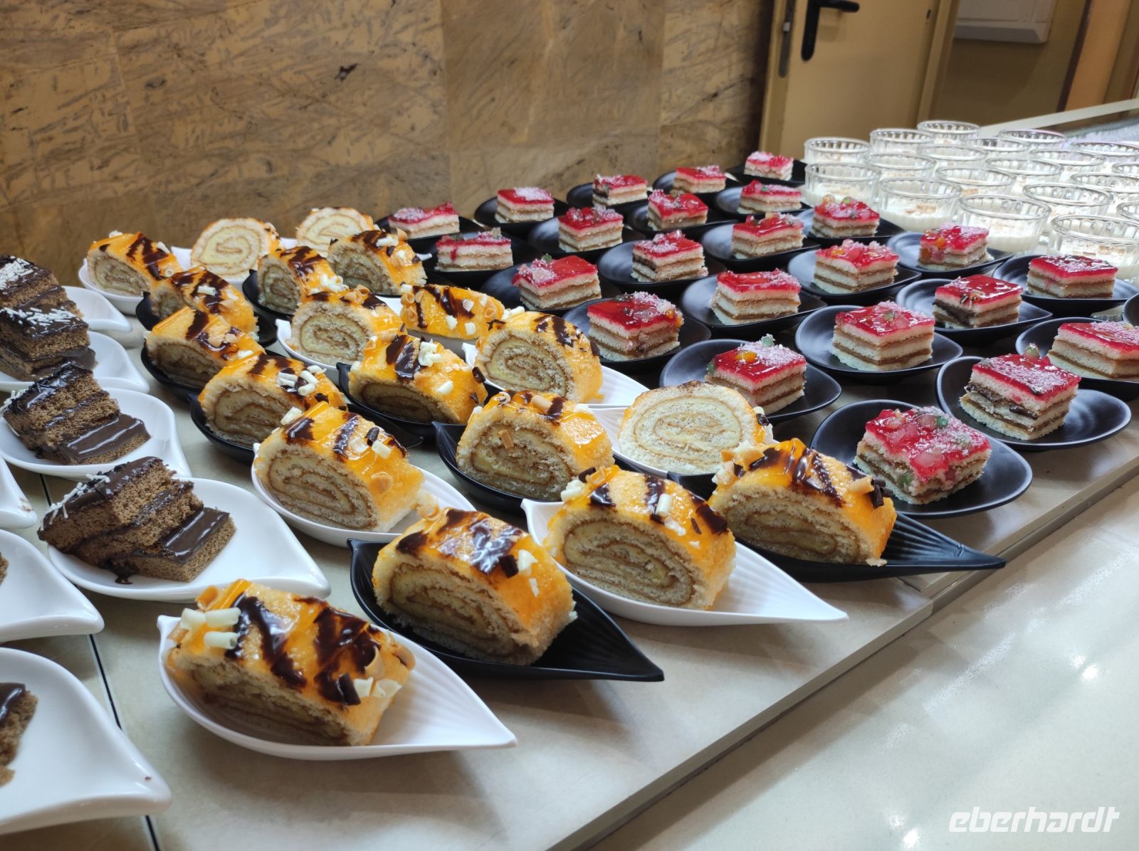 Auswahl an Dessert am Abendbuffet