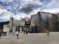 Vorderansicht Guggenheim Museum Bilbao
