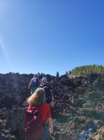Wanderung auf einem versteinerten Lavafeld