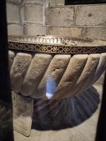 In diesem Taufbecken wurde die Heilige Teresa von Ávila getauft - und viele andere auch