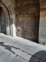 Granit und Sandstein in der Stadtmauer von Ávila 