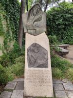 Celestina-Denkmal im Garten des Calixto und der Melibea (la Celestina war die Kupplerin, Calixto und Melibea das (un)glückliche Liebespaar 