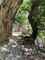 eine Seite Felswand - andere Seite Schlucht des Flusses Cares