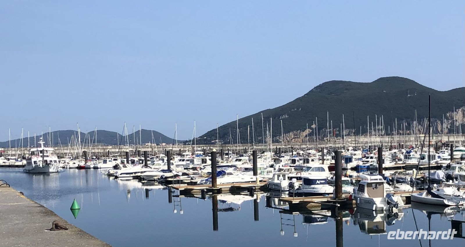 Hafen Laredo - Warten auf den Bootsausflug