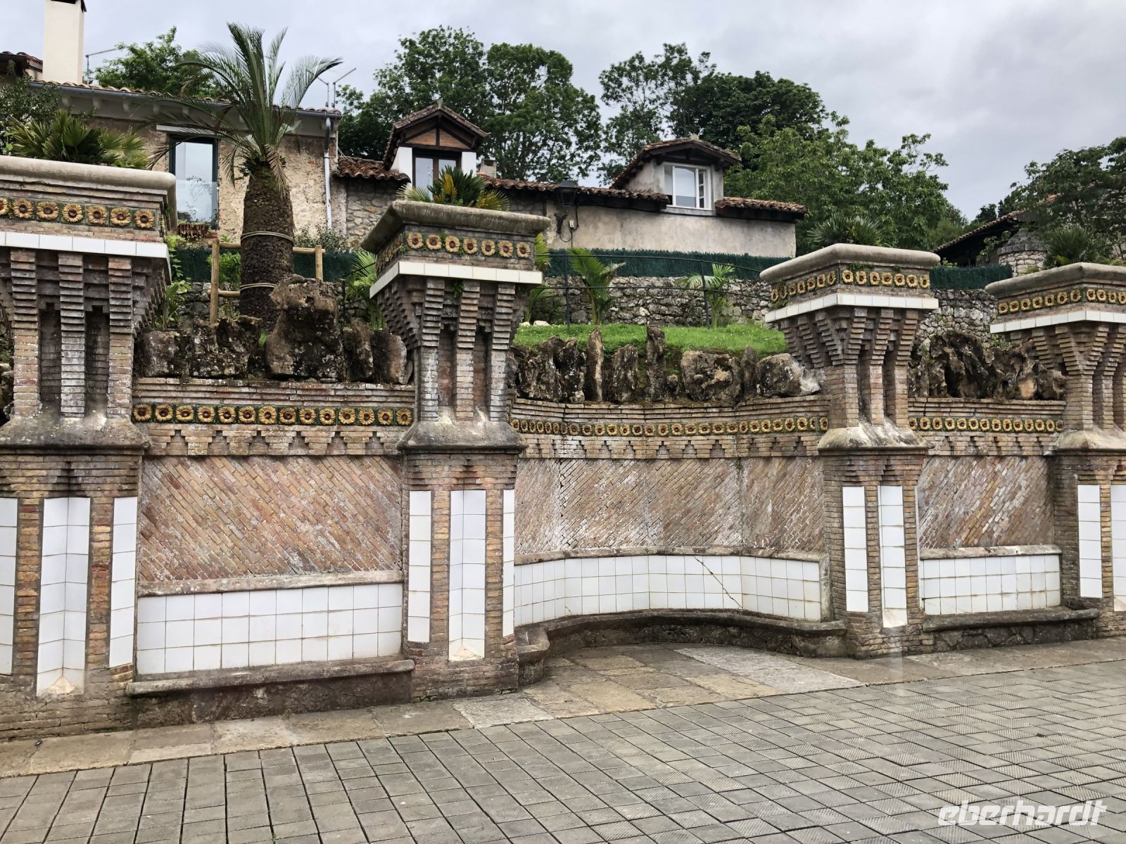 Sonnenblumendetails im Capricho de Gaudí