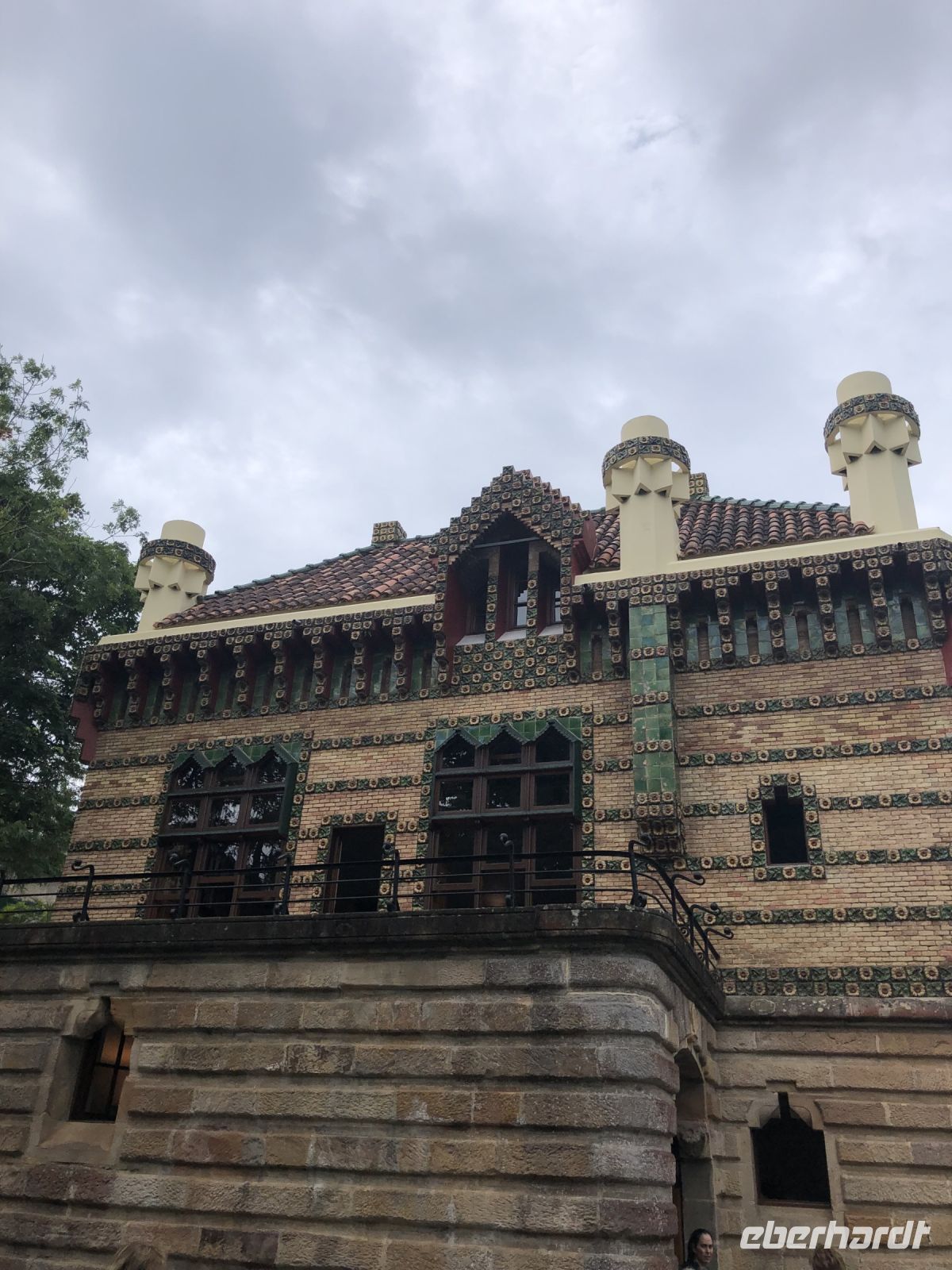 Vorderansicht El Capricho de Gaudí