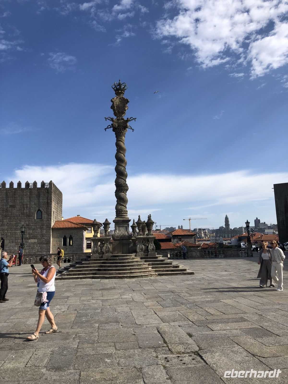 Hauptplatz vor der Kathedrale Porto