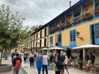 Eberhardt Travel - Reisegruppe in der Altstadt von Oviedo