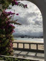 Baiona & im Hintergrund die Replike der 