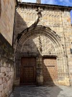 Tor an der Kathedrale de Santiago in Bilbao