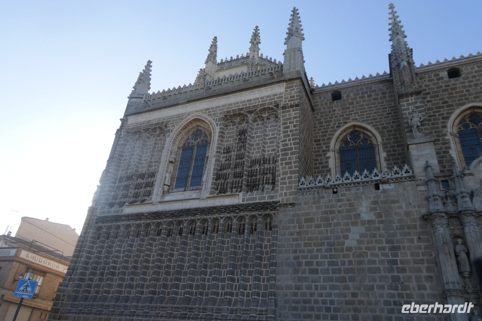 San Juan de los Reyes mit den Ketten der befreiten Christen