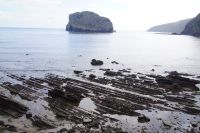 Flysch am Strand von Gaztelugatxe