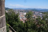 Blick vom Urgull auf San Sebastián, in der Bildmitte ist der Fluss Urumea zu erkennen. 