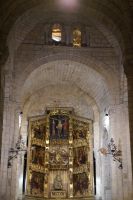 Retabel in der Kirche von Santillana del Mar, die Fenster aus Achat?