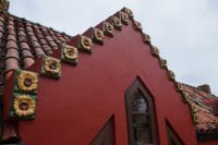 Dachgiebel, Capricho de Gaudí