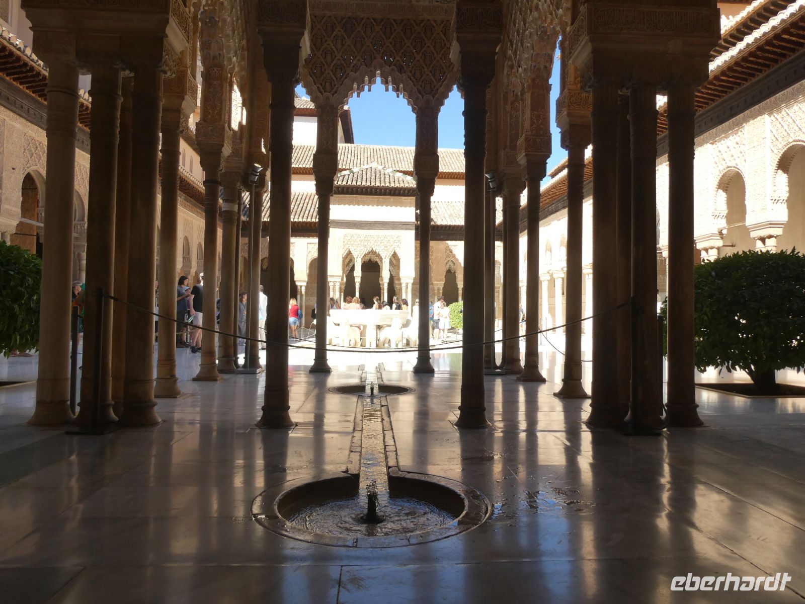 Blick in den Löwenhof der Alhambra