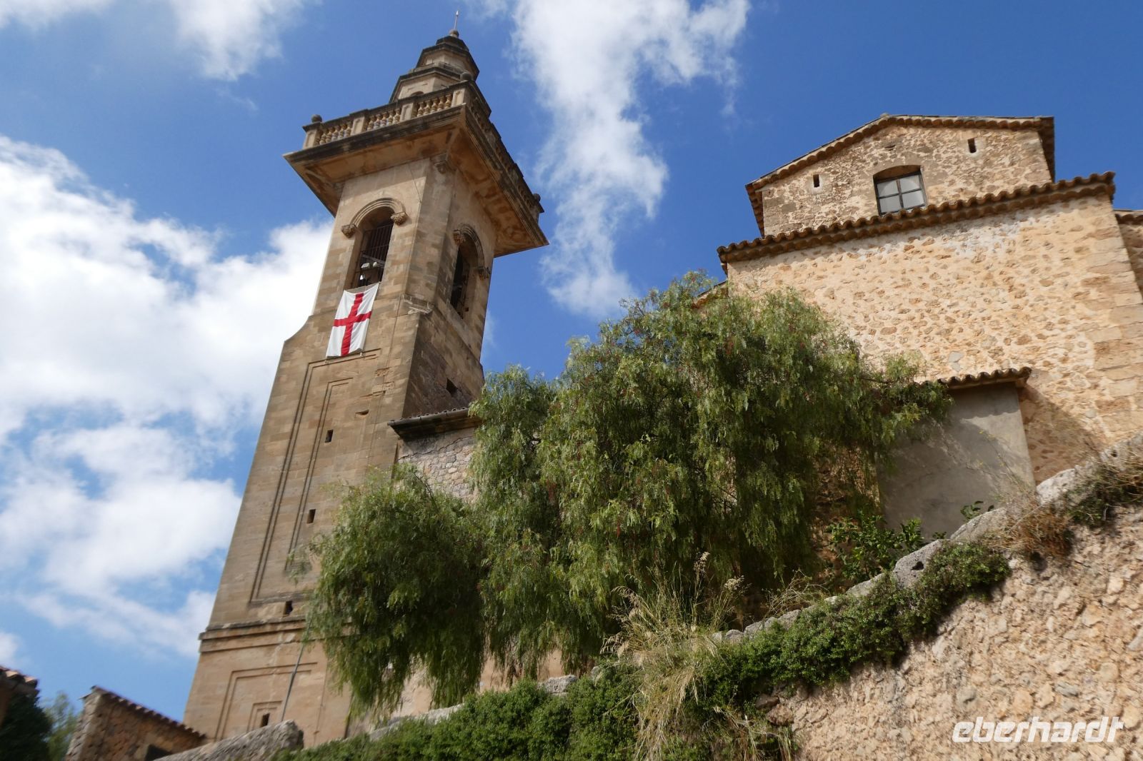 Kirche von der anderen >Seite