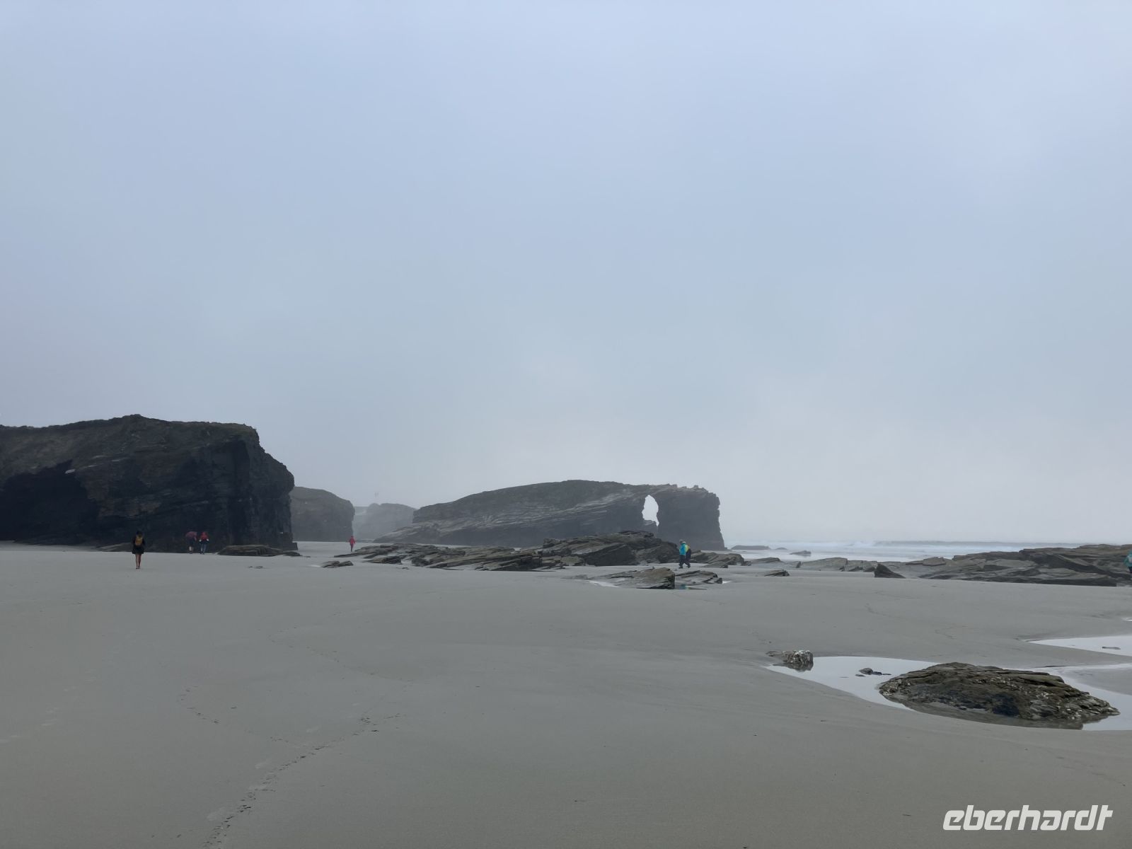 ganz allein am Praia Catedrais