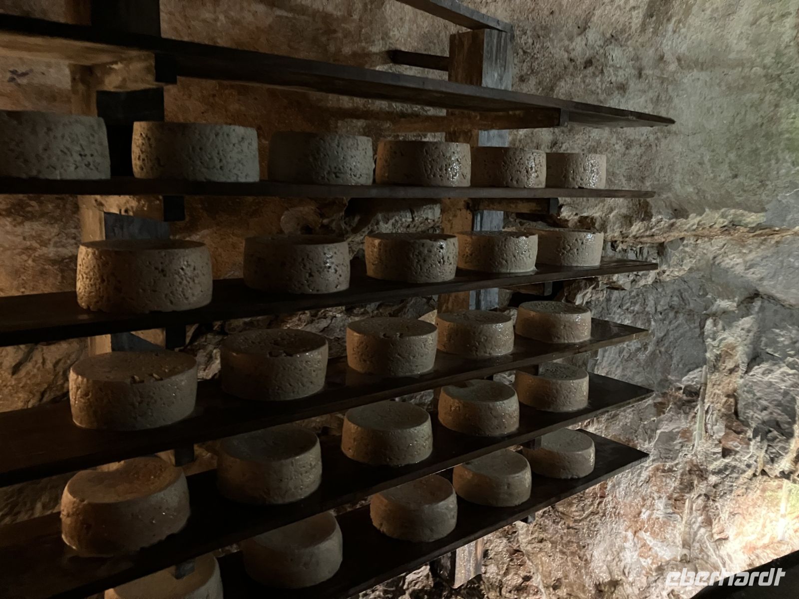 Lagerung des Höhlenkäses